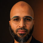 Portrait d'Ismaël Abdellatifi